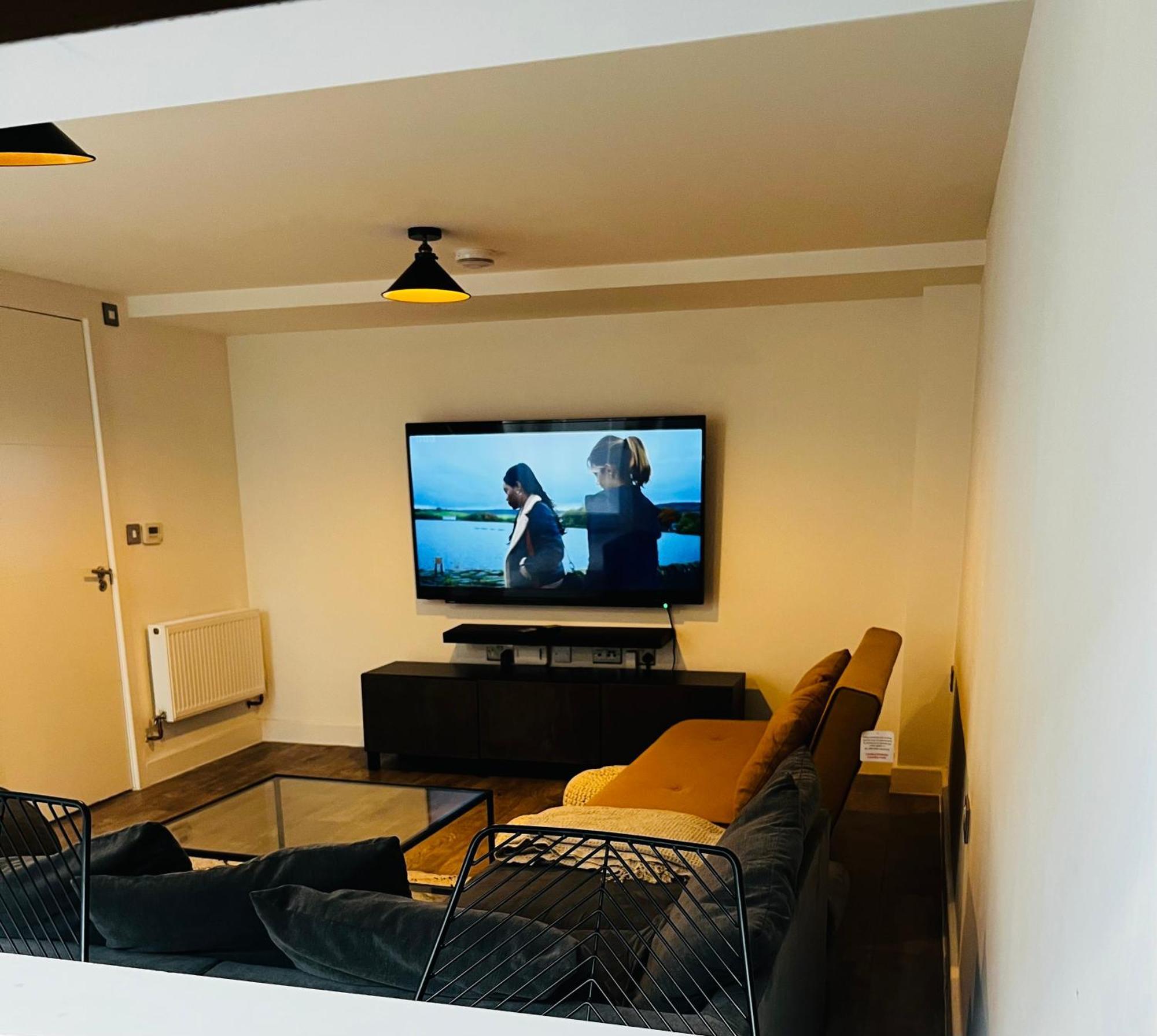 Luxurious 1-Bedroom With Parking 버밍엄 외부 사진